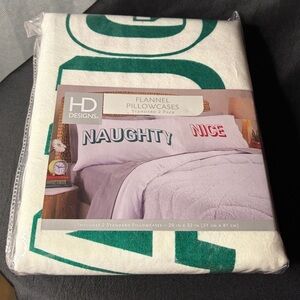 NWT HD design flannel two pack standard pillowcases Christmas naughty/nice